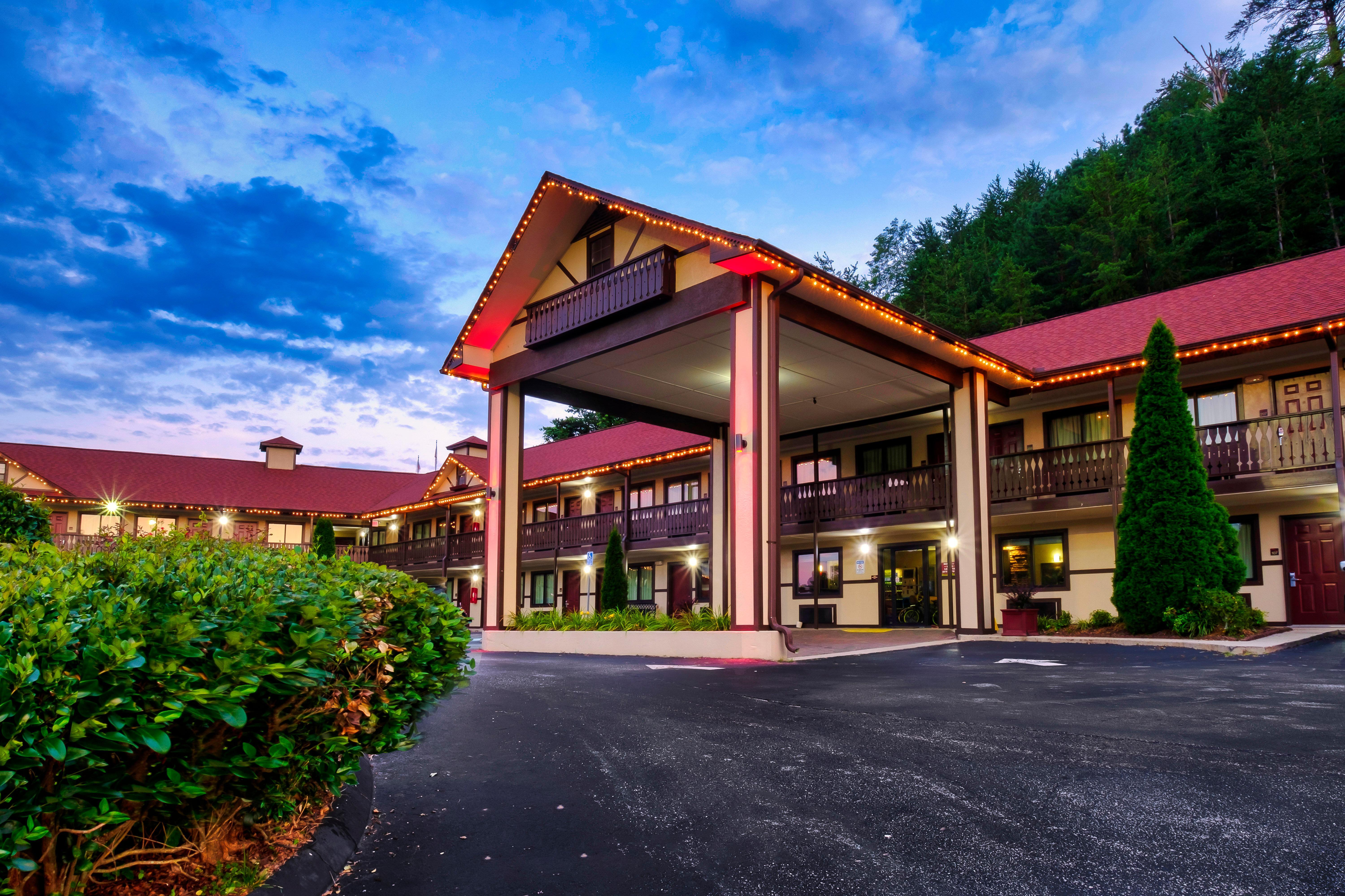 Red Roof Inn Helen Exterior photo